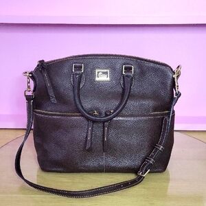Dooney & Bourke Elegant Brown Leather satchel/crossbody bag